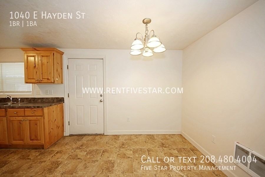 1040 E Hayden St - Photo 4 of 12