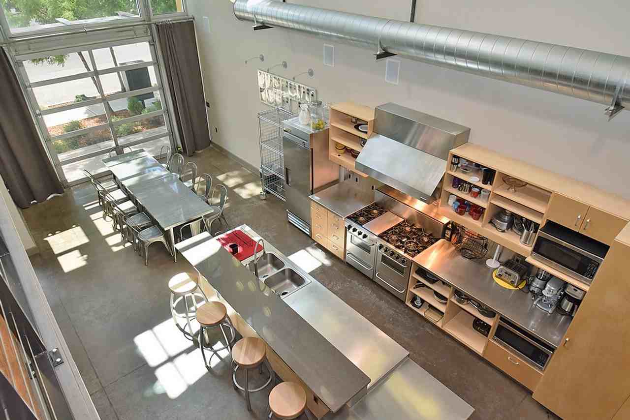 817 E Nora Ave - Photo 4 of 19