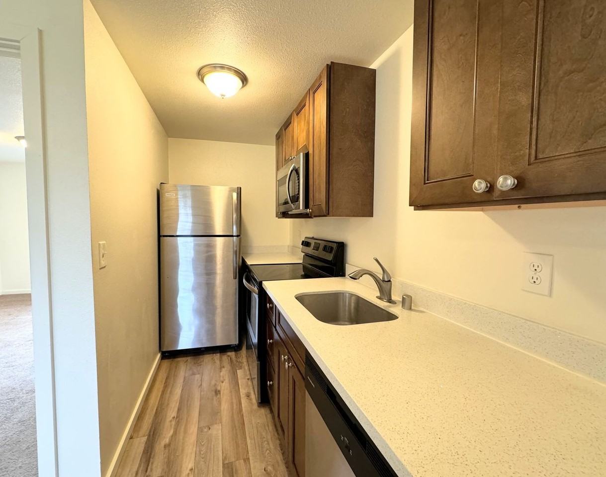North Highland Court - Photo 6 of 30