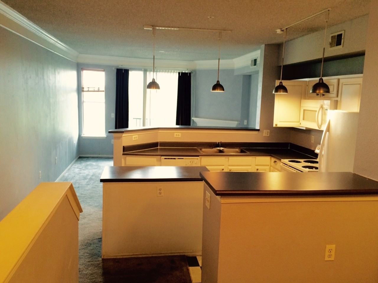 2074 Concord Ln - Photo 2 of 6