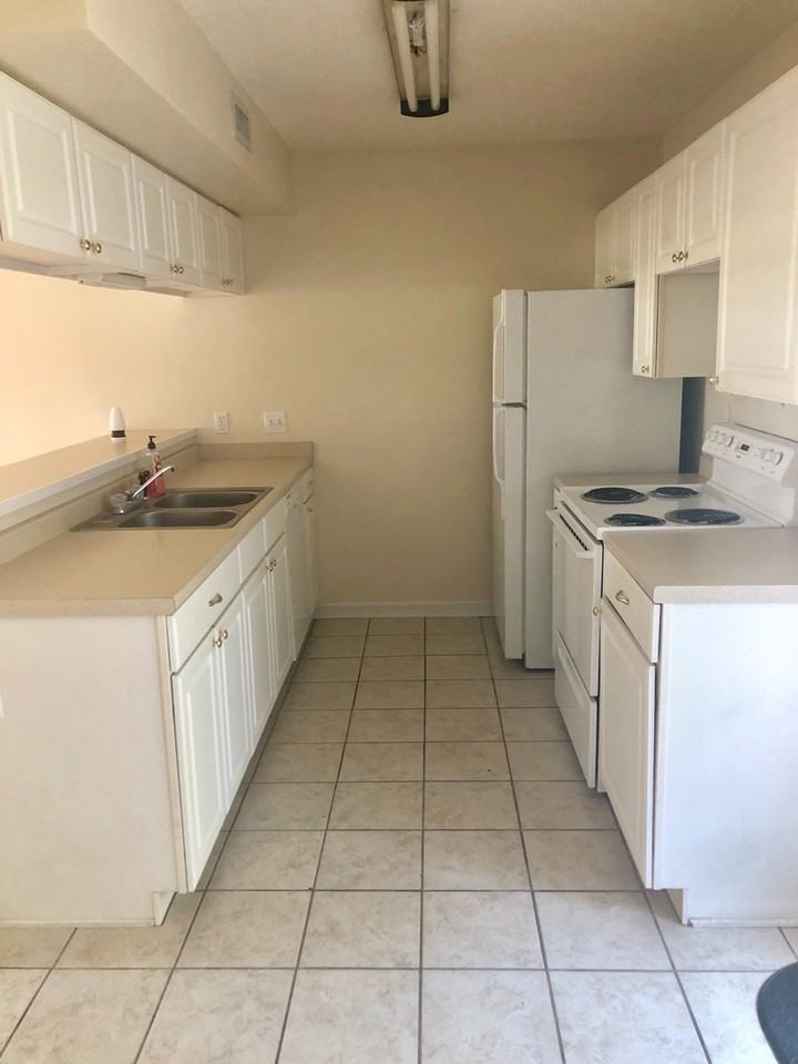 1000 Park St - Photo 3 of 13