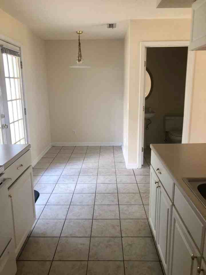 1000 Park St - Photo 6 of 13