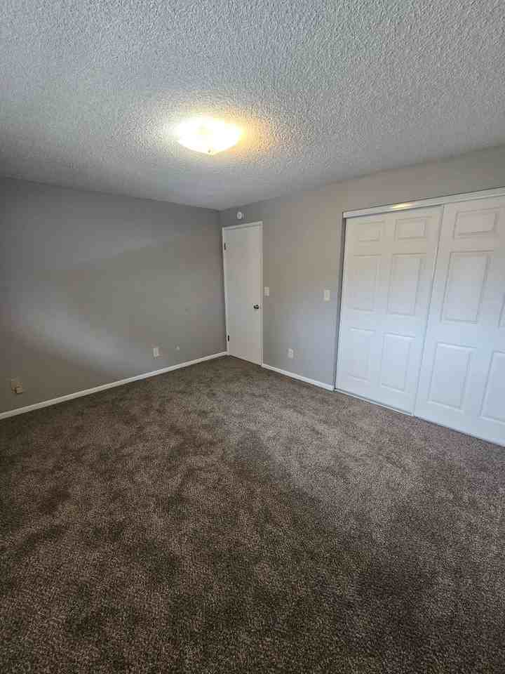 532 E Alder St #18 - Photo 5 of 13