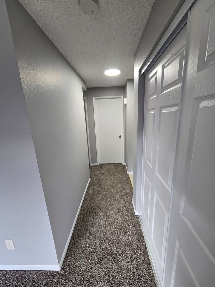 532 E Alder St #18 - Photo 4 of 13