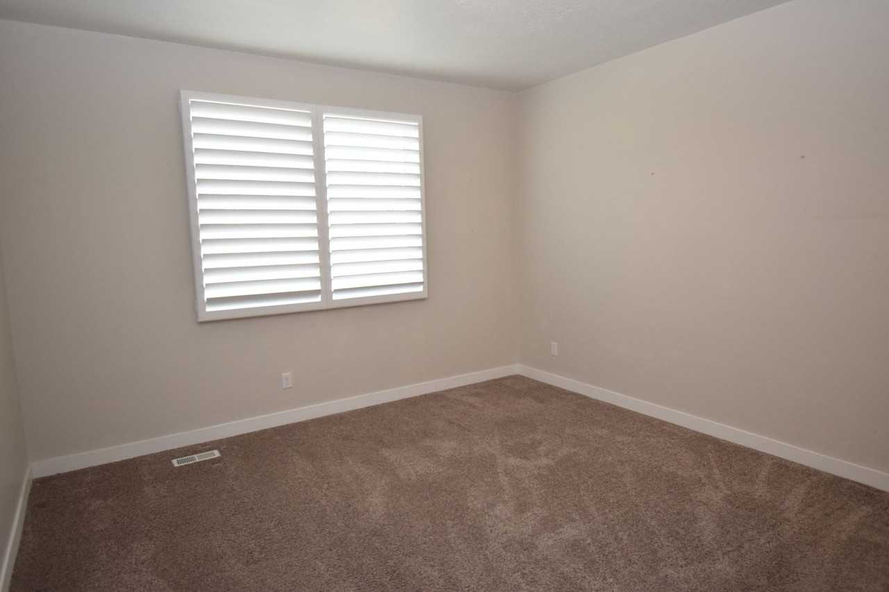 12098 S Tower Arch Ln - Photo 7 of 22