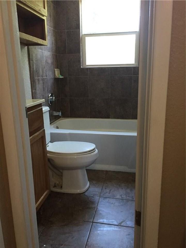 216 Elm St - Photo 2 of 17