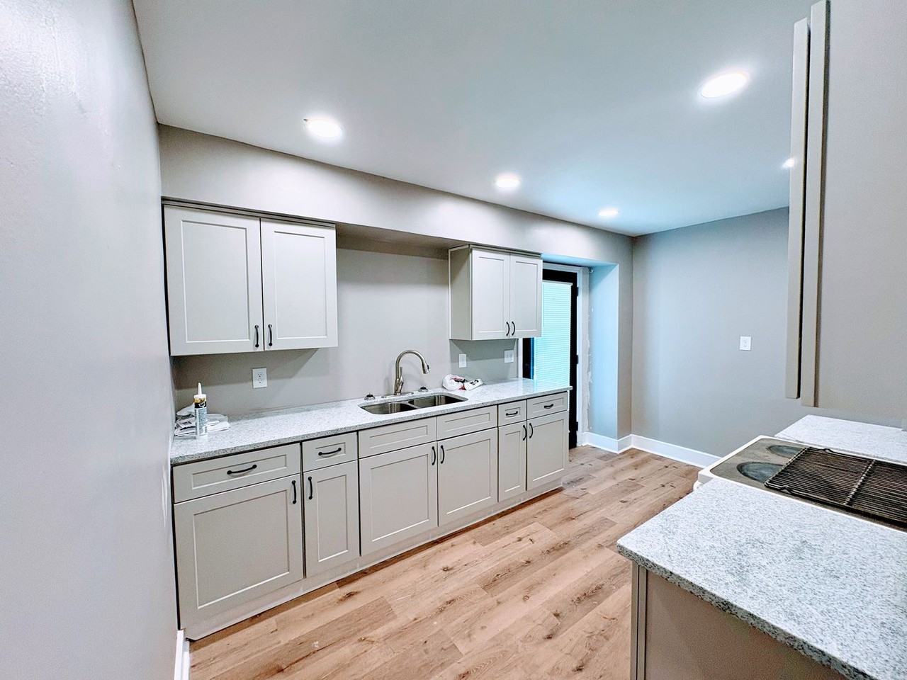 1423 Weyler Ave - Photo 4 of 15