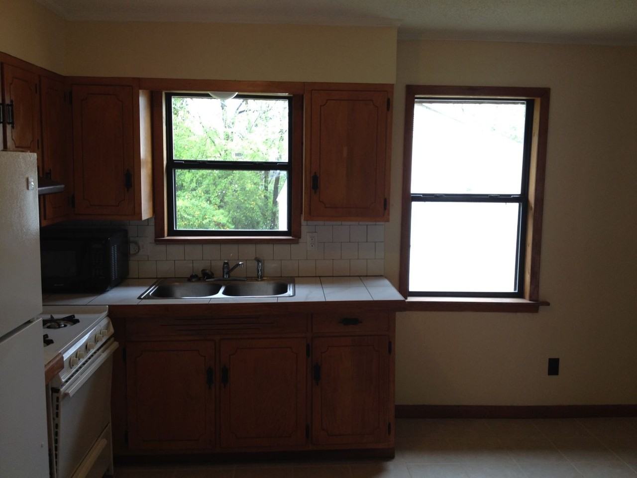 719 Martin Luther King Jr Cir - Photo 5 of 9