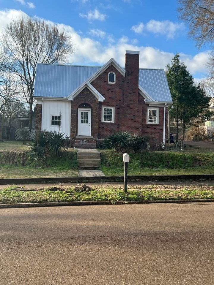 205 Panola St - Photo 2 of 23