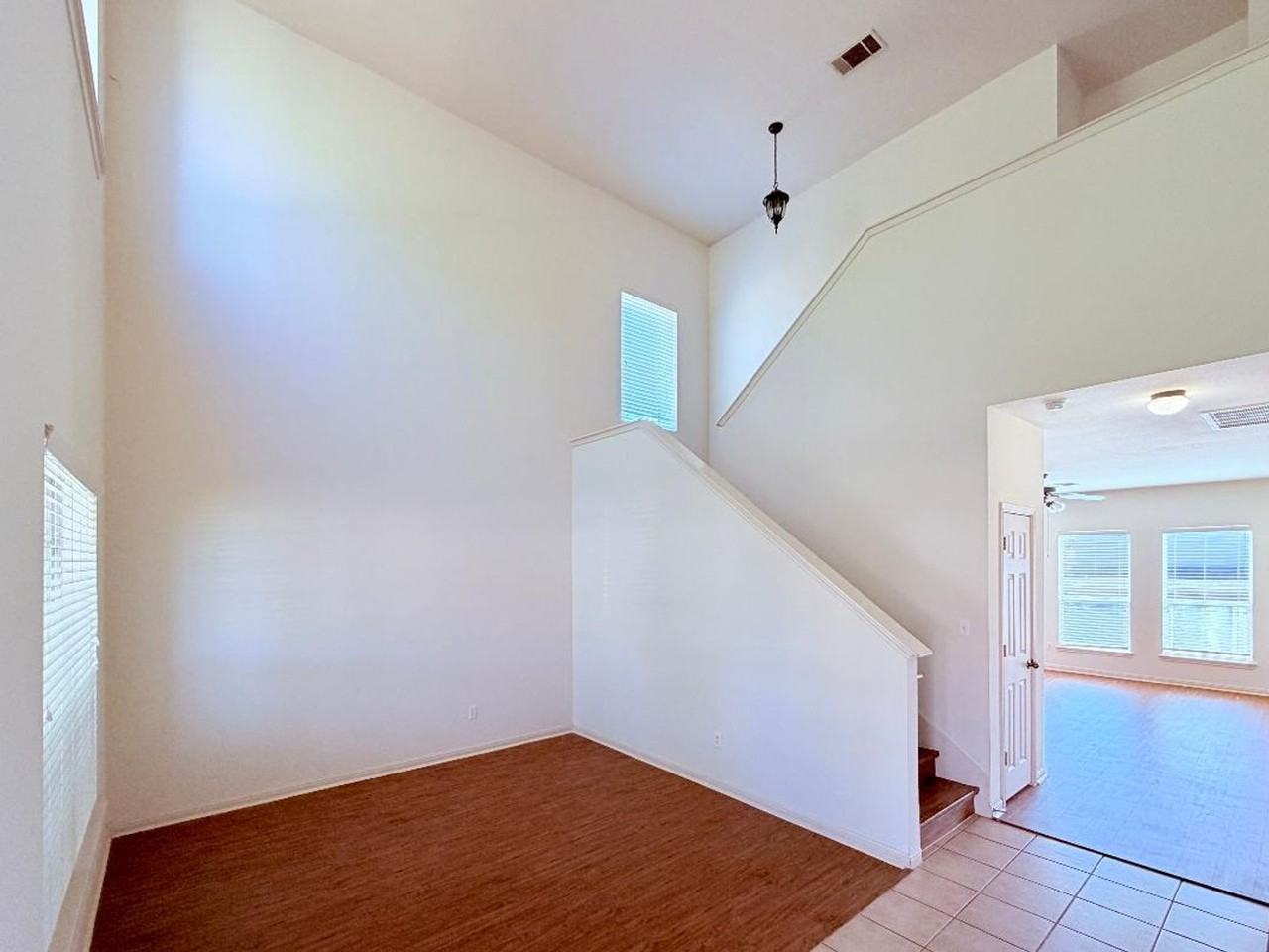 1913 Short Summer Dr - Photo 2 of 36