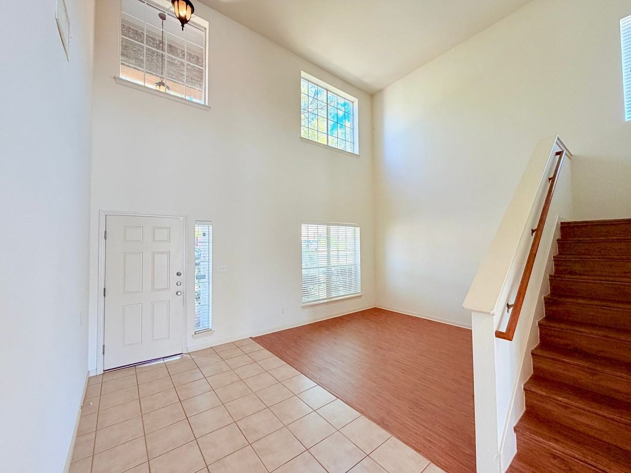 1913 Short Summer Dr - Photo 3 of 36