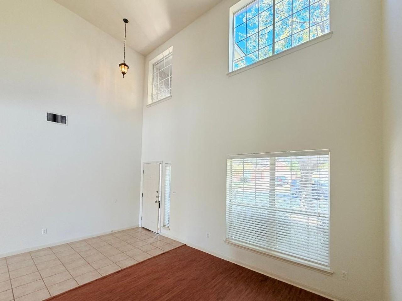 1913 Short Summer Dr - Photo 4 of 36