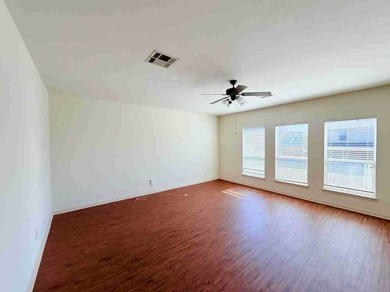 1913 Short Summer Dr - Photo 5 of 36