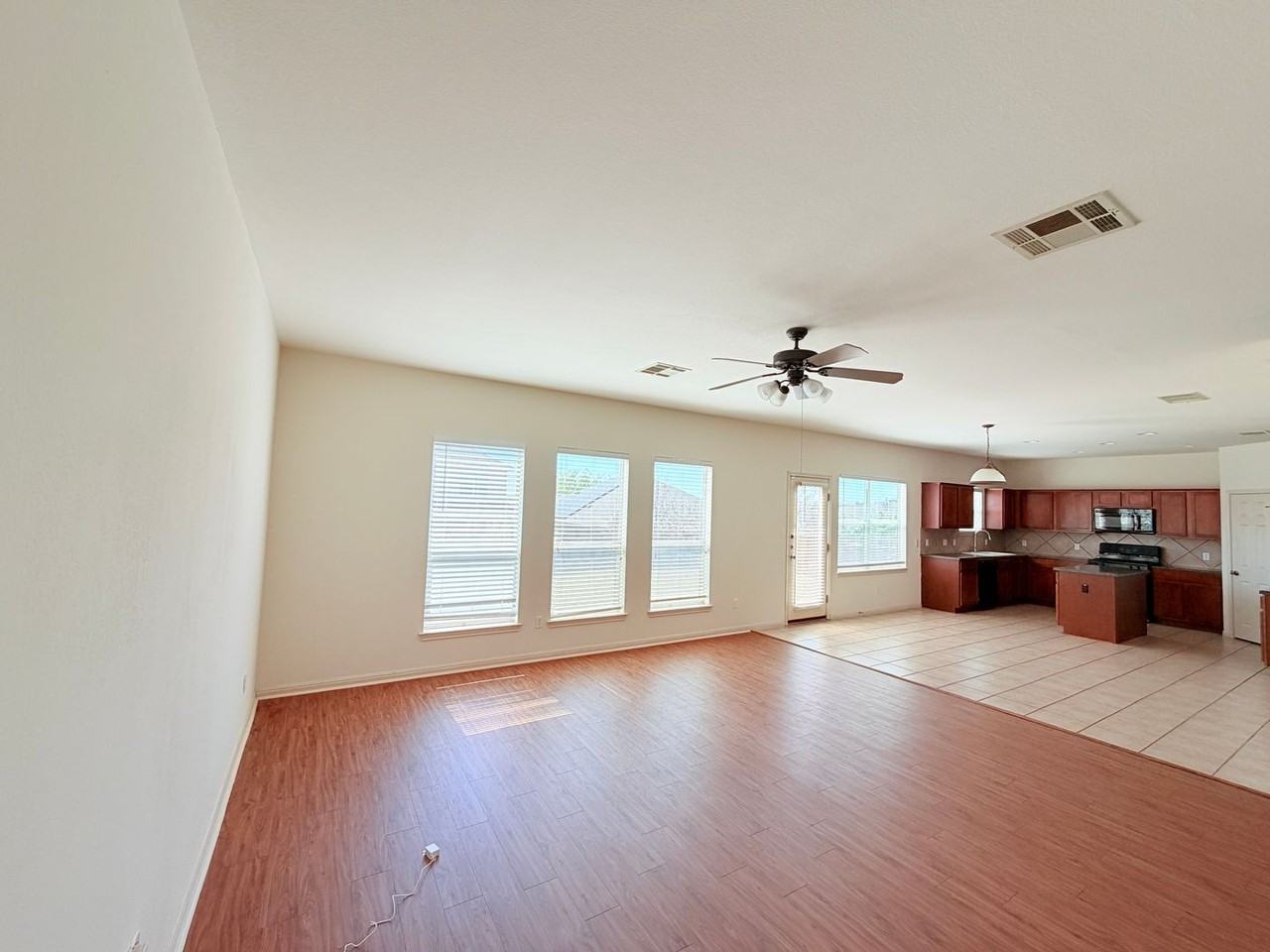 1913 Short Summer Dr - Photo 6 of 36