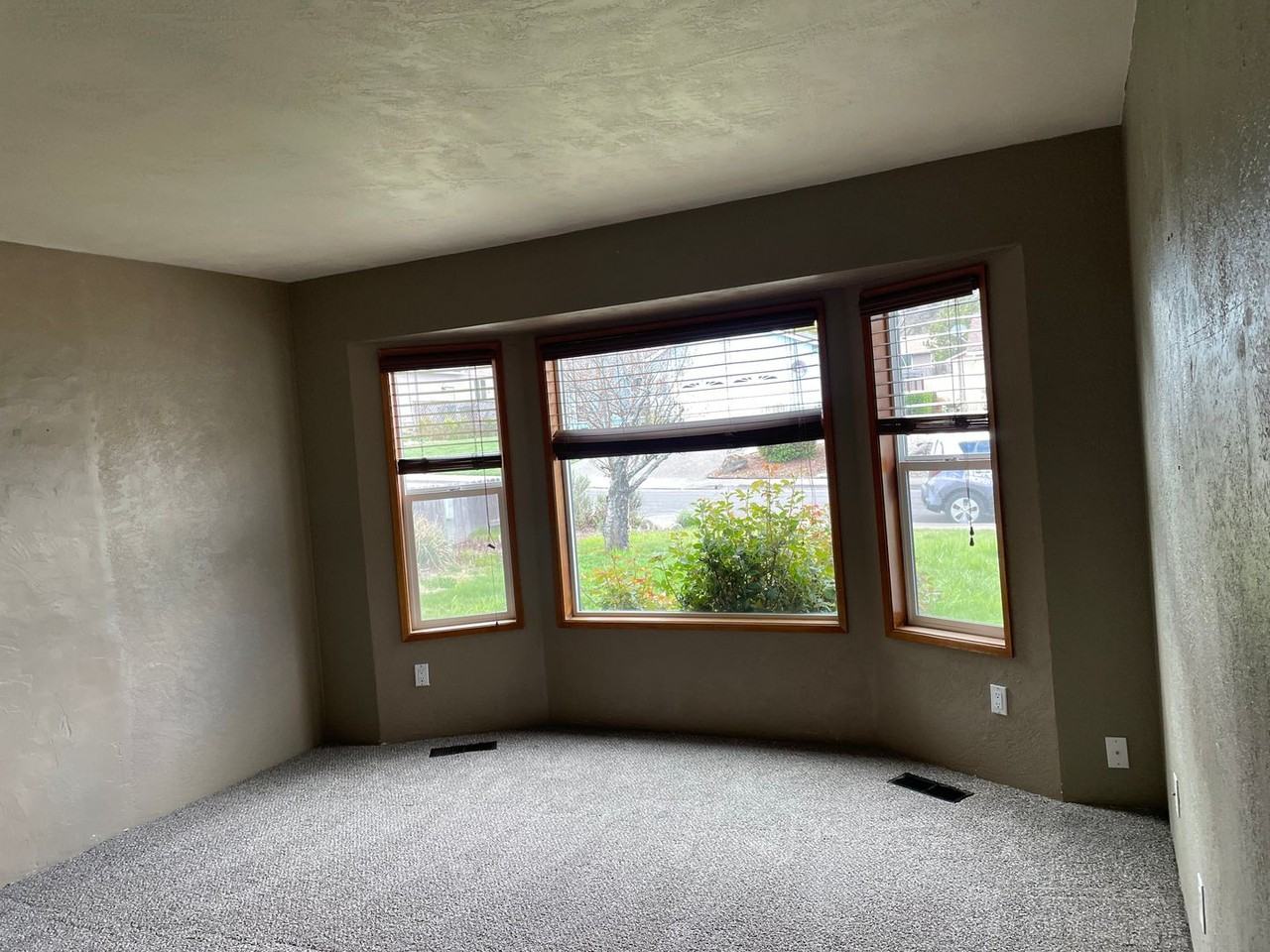 2253 Ridge Way - Photo 5 of 33