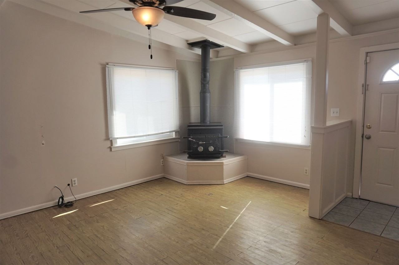 121 Steffen St - Photo 2 of 15