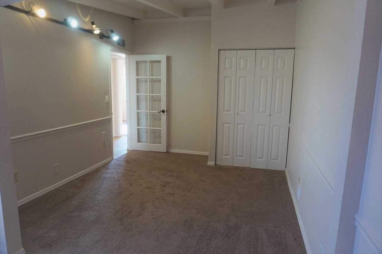 121 Steffen St - Photo 6 of 15