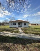 featured image of 211 W Springfield St