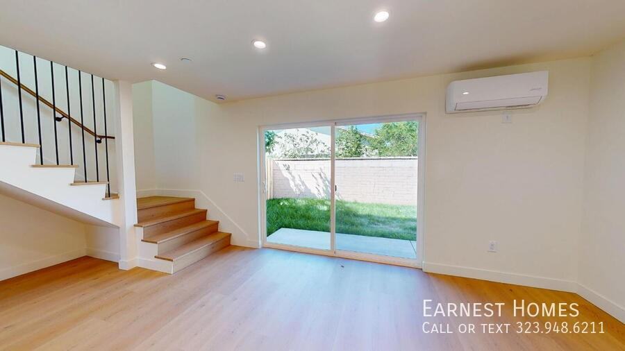 6445 Satsuma Ave - Photo 3 of 10