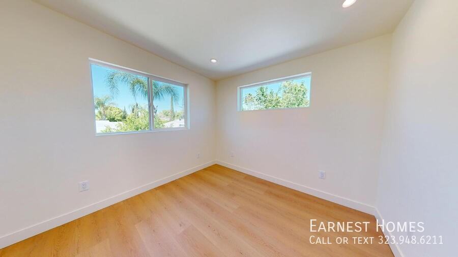 6445 Satsuma Ave - Photo 7 of 10