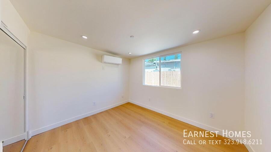 6443 Satsuma Ave - Photo 7 of 10