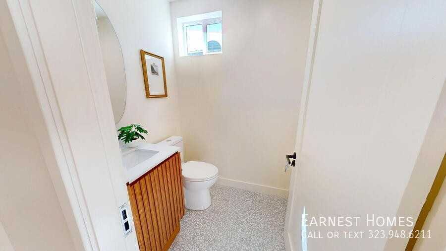 6445 Satsuma Ave - Photo 6 of 11