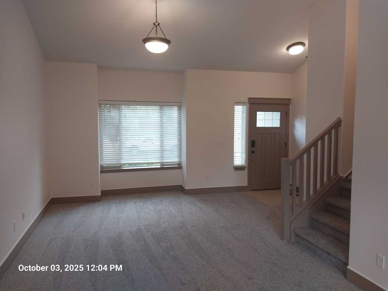 1116 Se Millright Ave - Photo 2 of 18