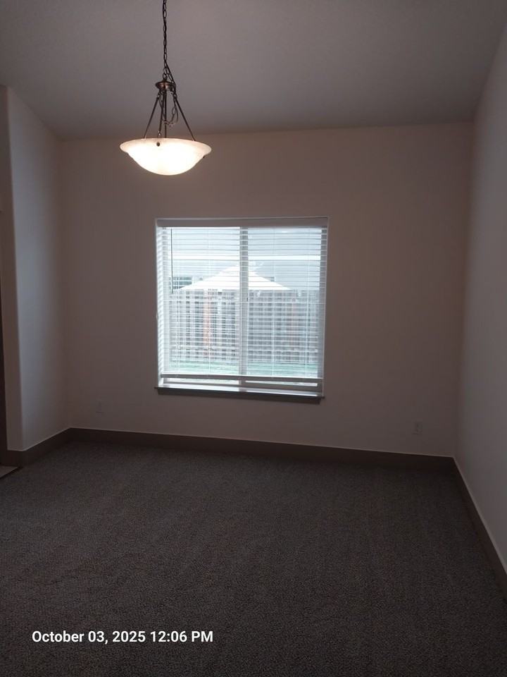 1116 Se Millright Ave - Photo 3 of 18