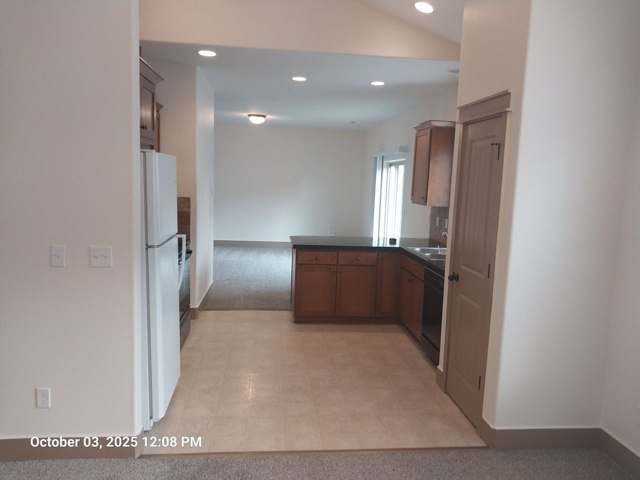 1116 Se Millright Ave - Photo 4 of 18