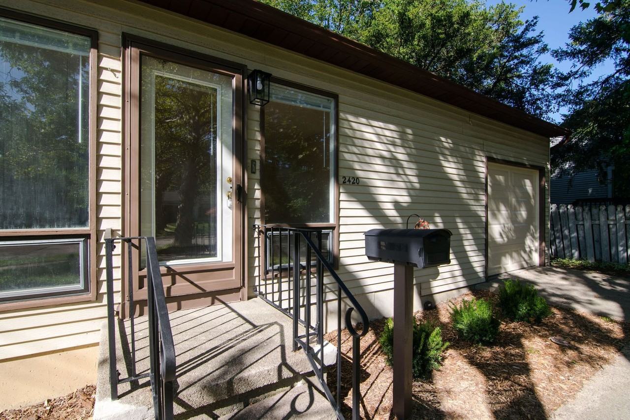 2420 N Circle Dr - Photo 3 of 50