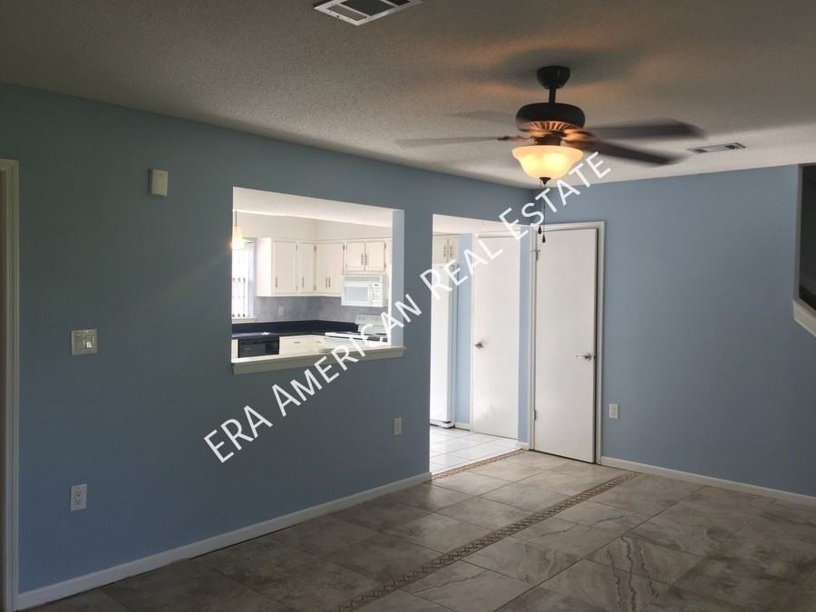 27 11th St - Photo 4 of 17