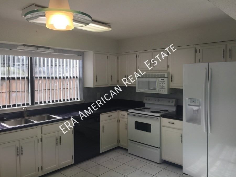 27 11th St - Photo 7 of 17