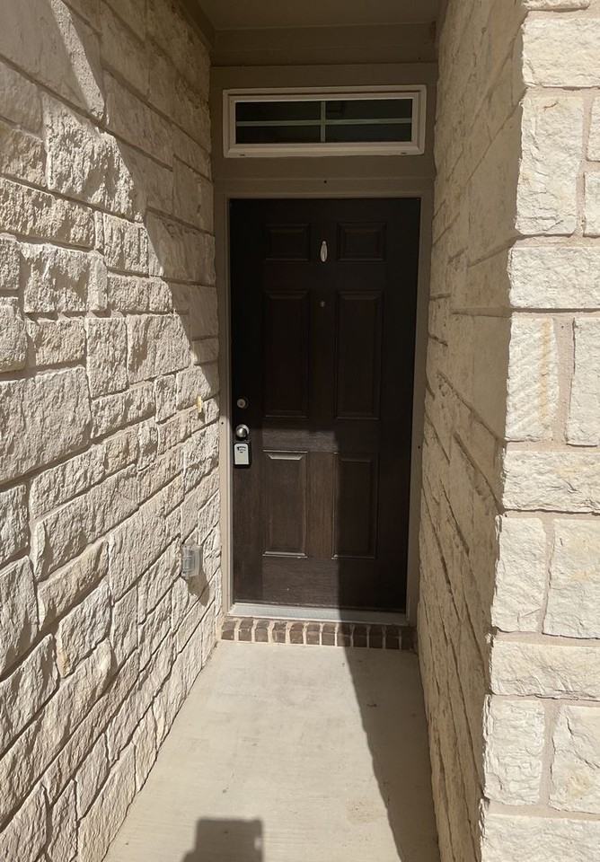 602 Pearly Eye Dr Unit B - Photo 2 of 11