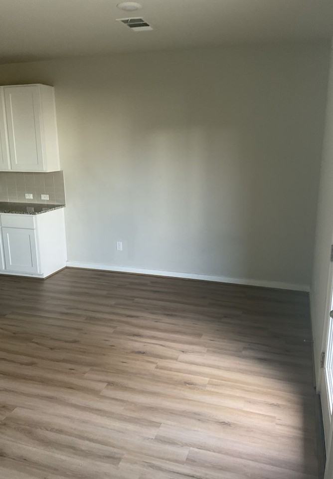 602 Pearly Eye Dr Unit B - Photo 4 of 11