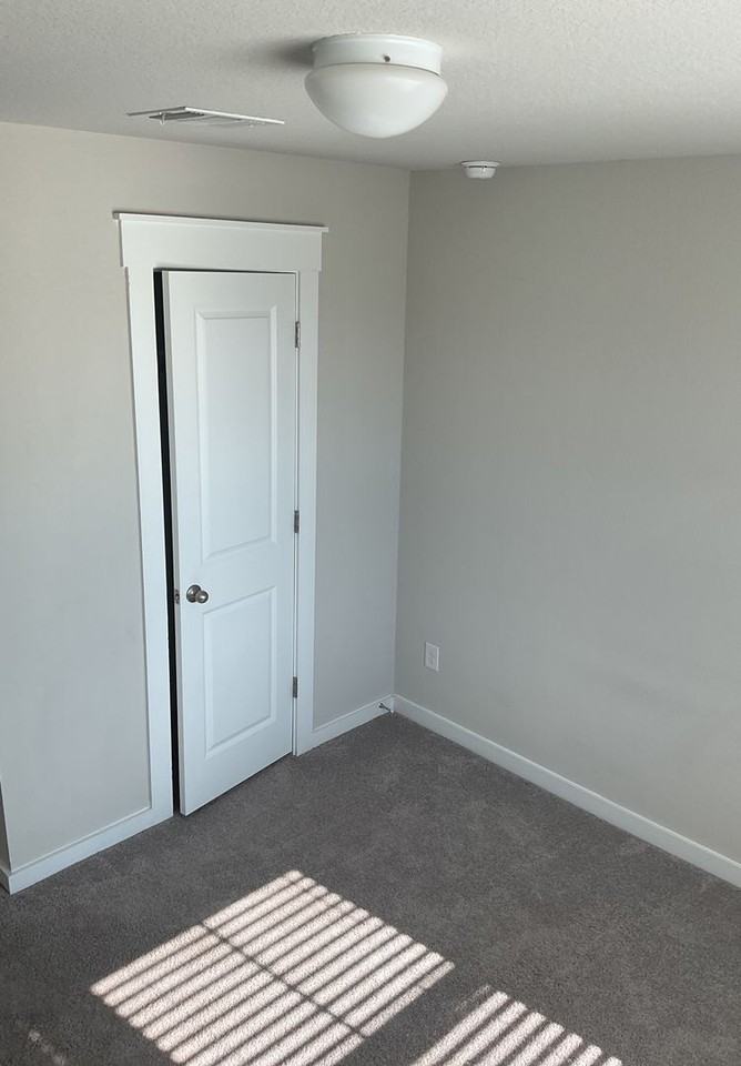 602 Pearly Eye Dr Unit B - Photo 7 of 11