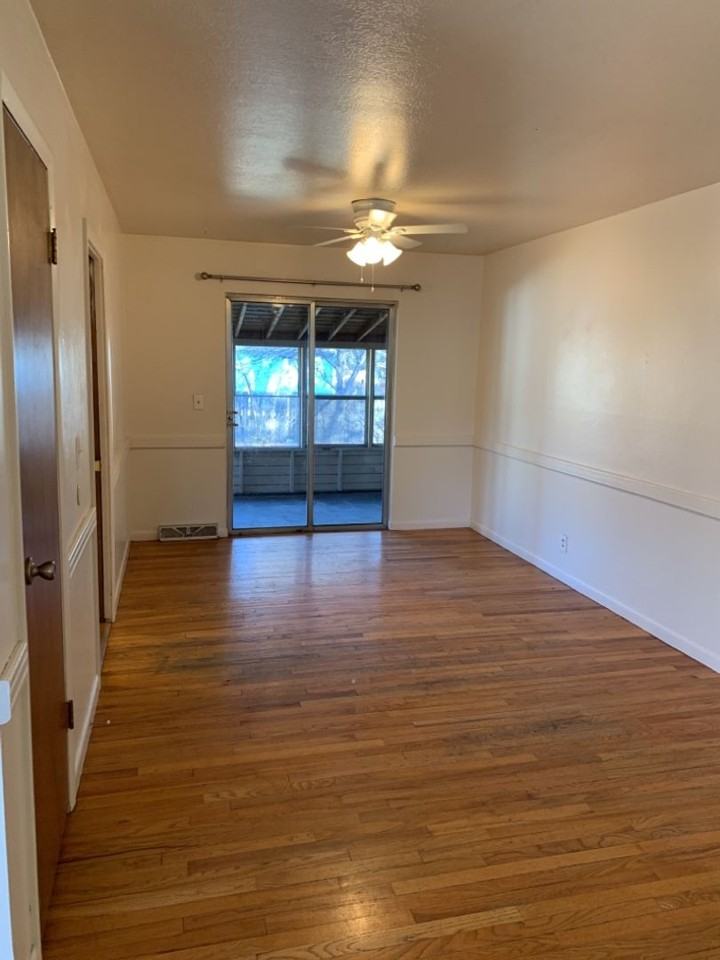 1304 Fairview Dr - Photo 5 of 37