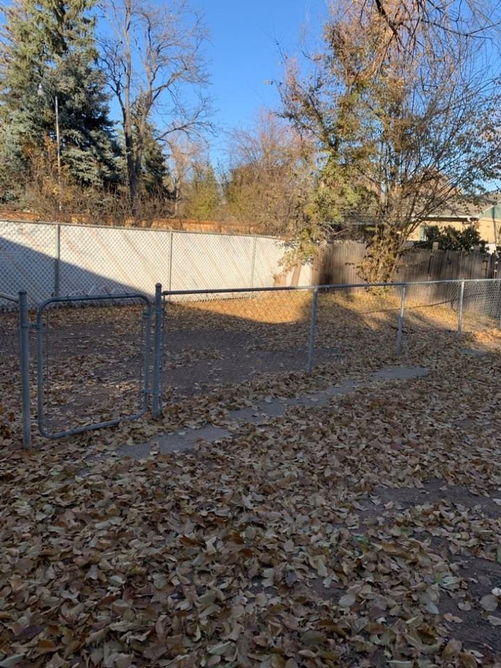 1304 Fairview Dr - Photo 2 of 37