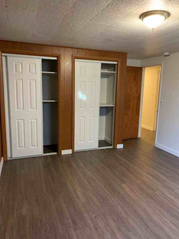 1304 Fairview Dr - Photo 3 of 37
