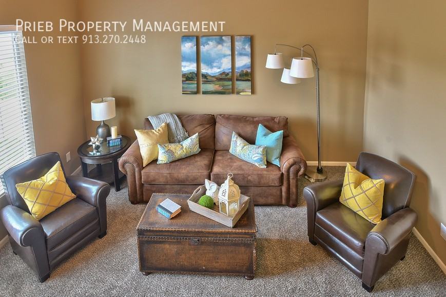 534 N Poplar St - Photo 5 of 23