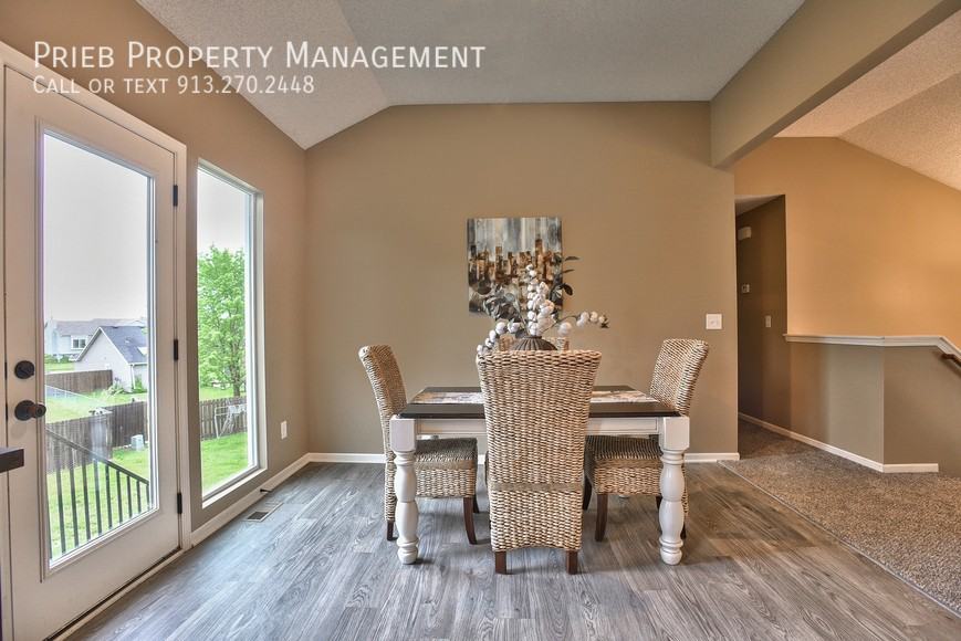 534 N Poplar St - Photo 6 of 23