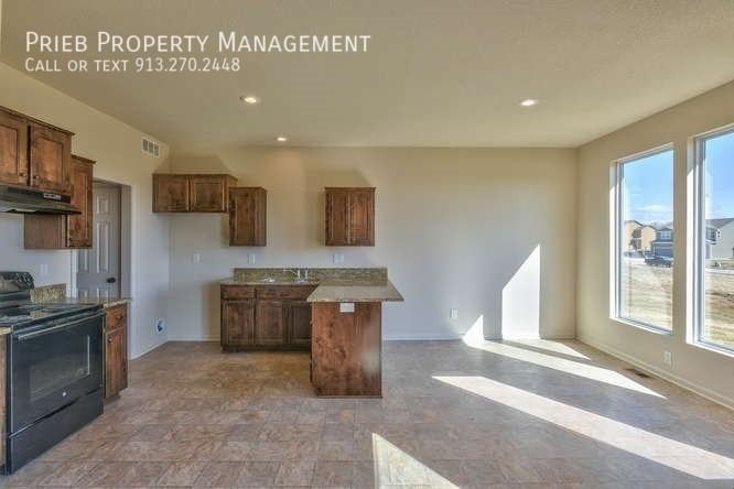 214 N Ferrel St - Photo 4 of 22