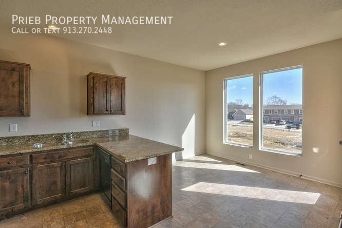 214 N Ferrel St - Photo 5 of 22