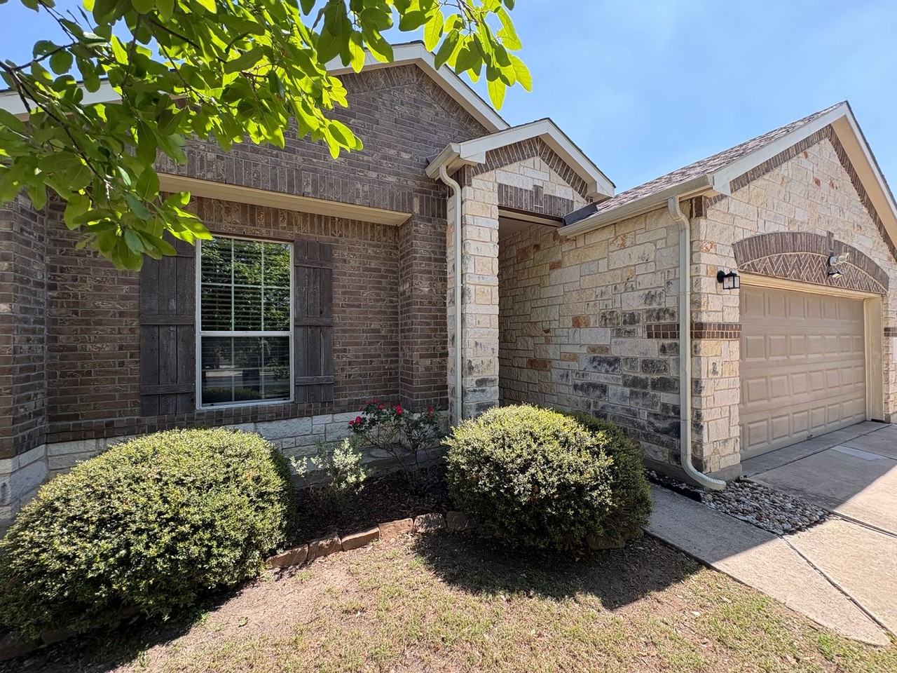 11617 Murron Dr - Photo 2 of 30