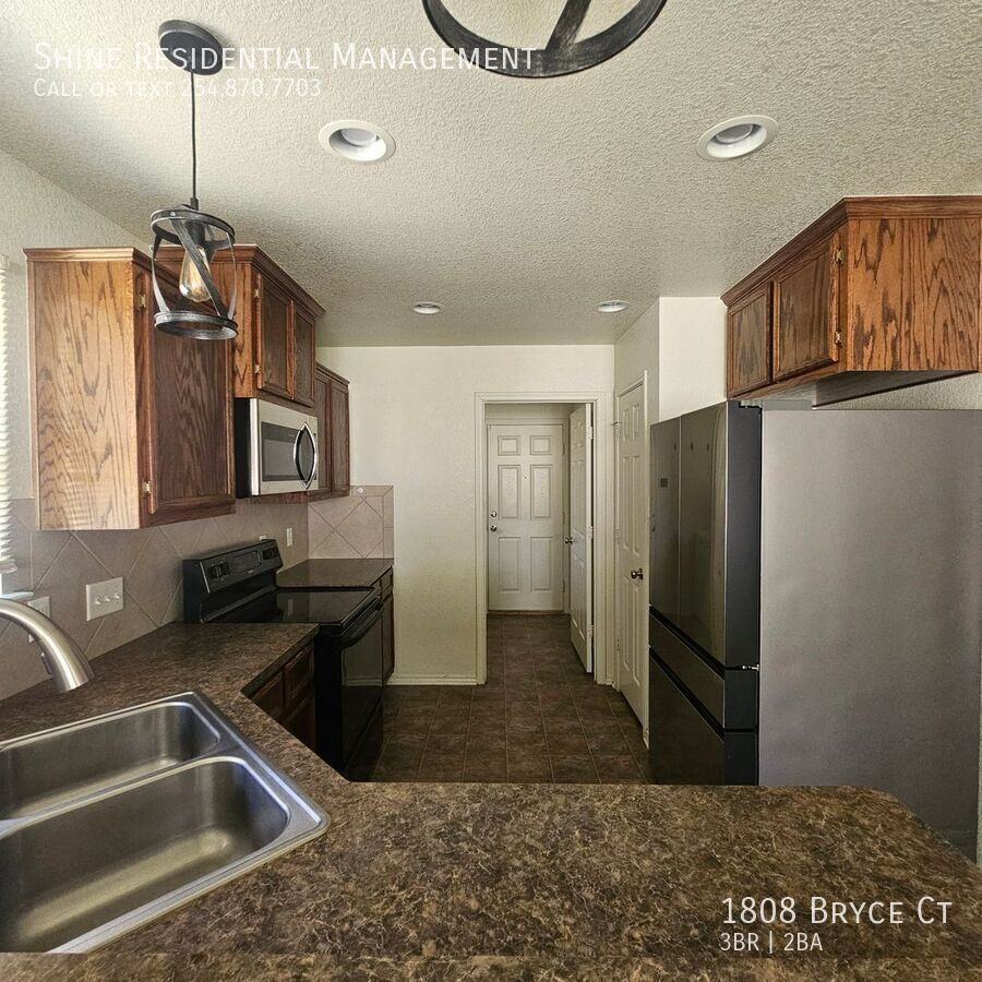 1808 Bryce Ct - Photo 4 of 12