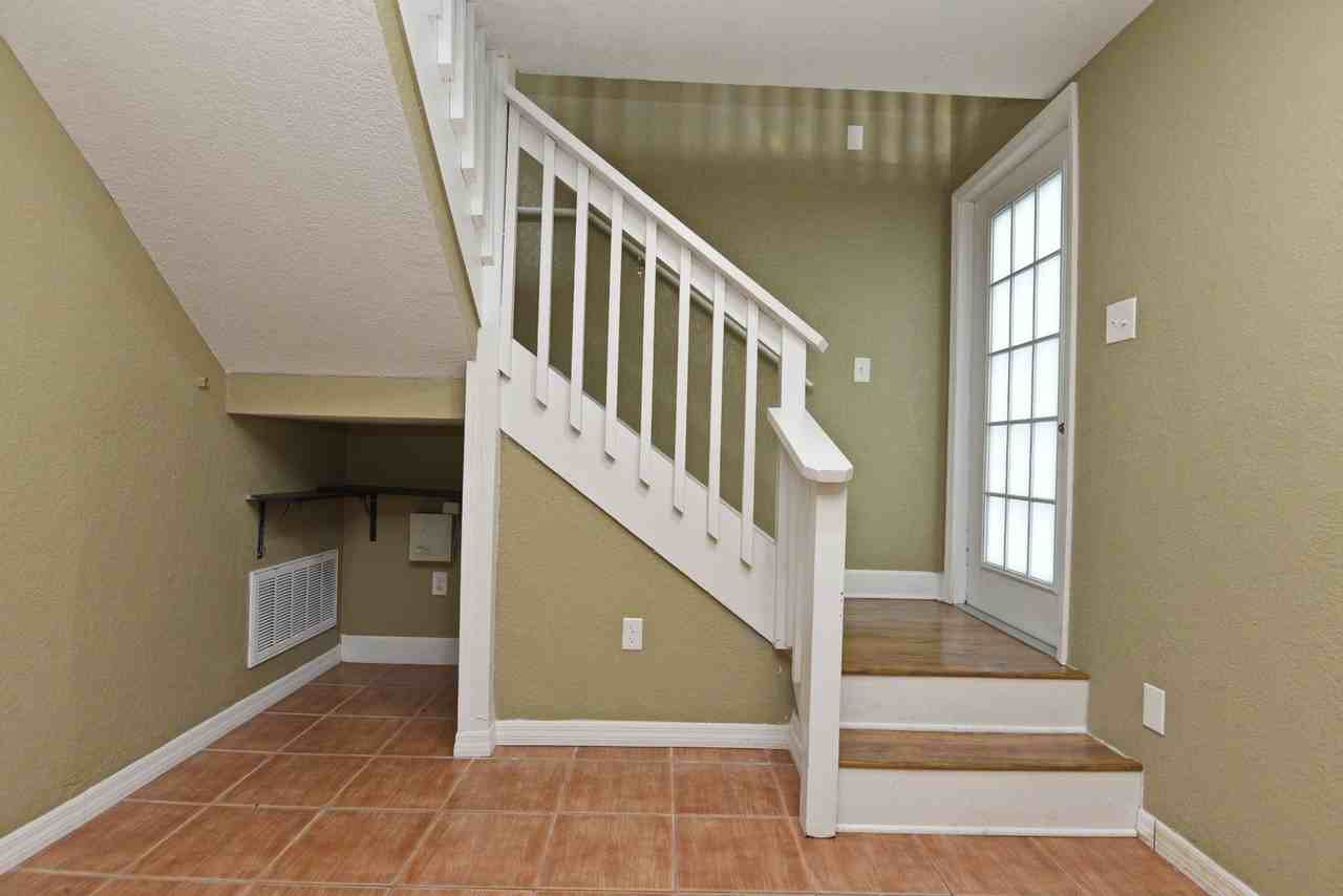 1023 E Amelia St - Photo 4 of 21