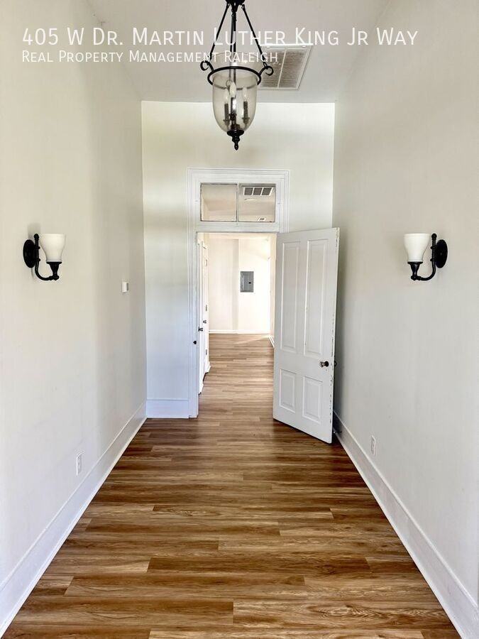 405 W Dr Martin Luther King Jr Way - Photo 3 of 21