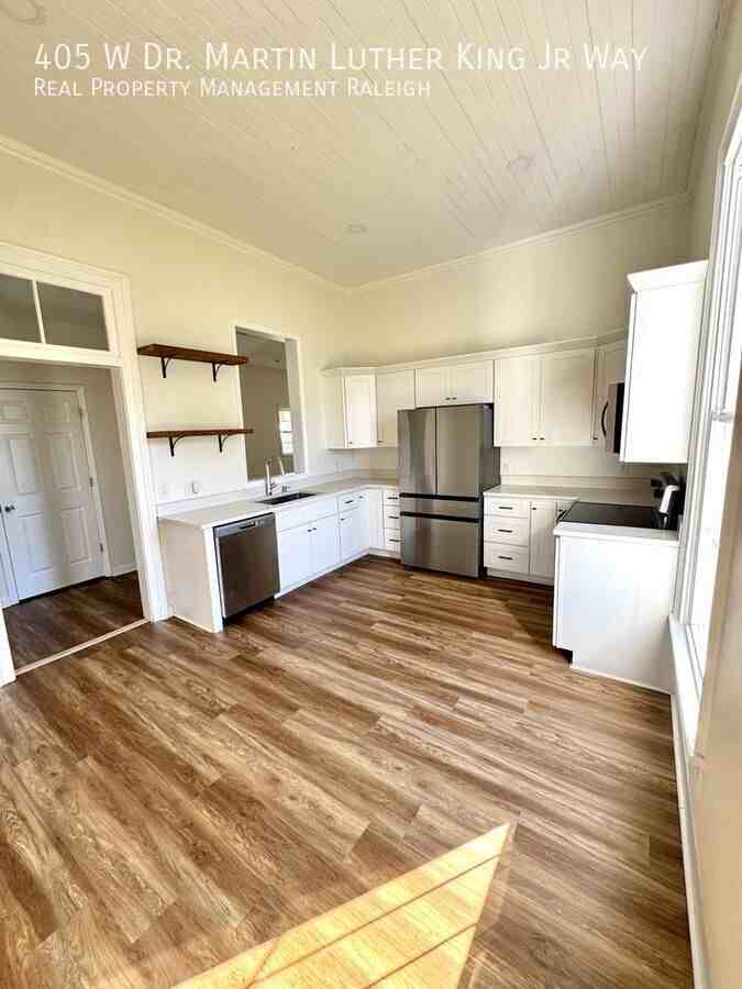 405 W Dr Martin Luther King Jr Way - Photo 6 of 21