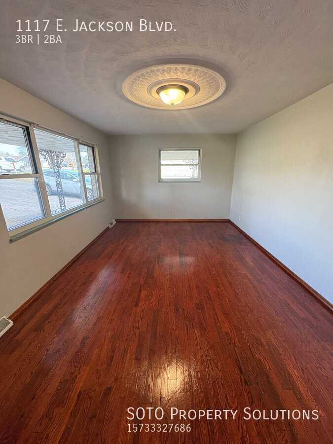 1117 E Jackson Blvd - Photo 3 of 24