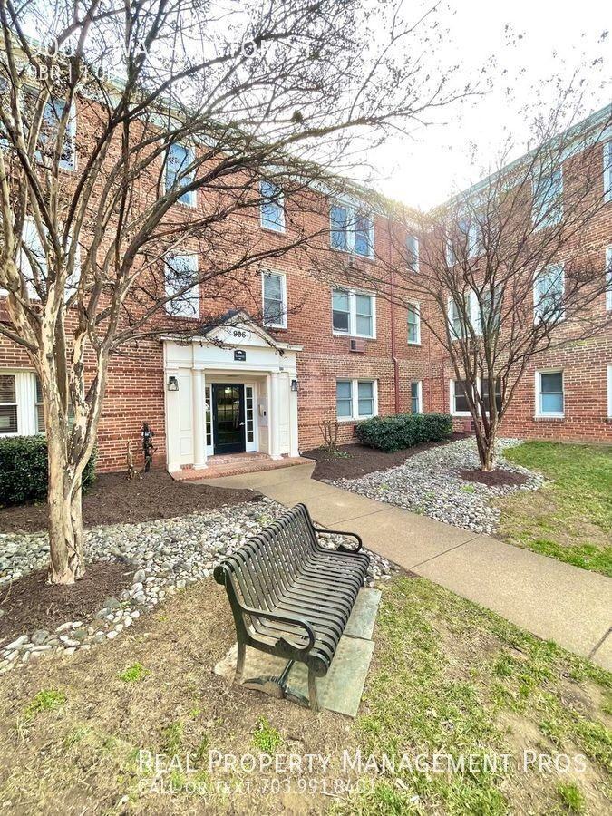 906 S Washington St #313 - Photo 2 of 24