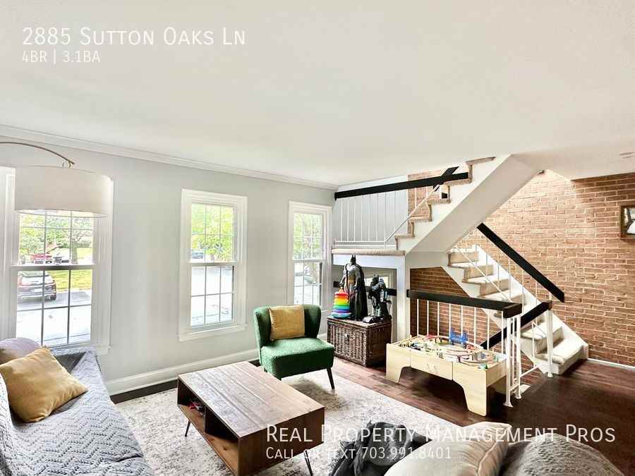 2885 Sutton Oaks Ln - Photo 3 of 38